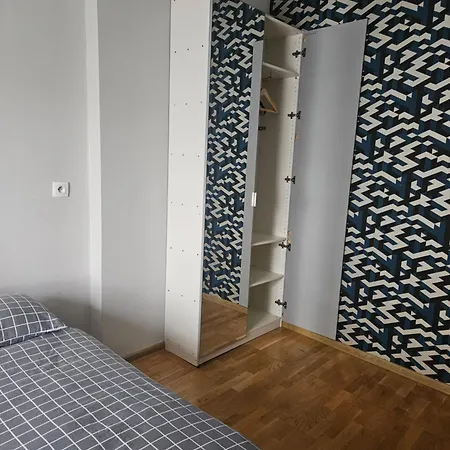 Guest House *